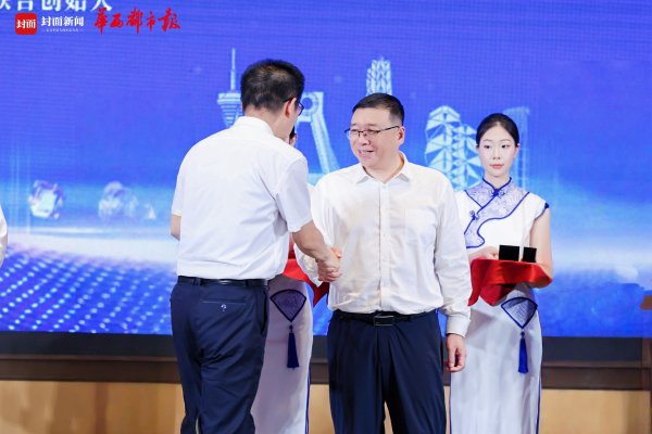 聚富配资 刘伟：百亿之上再攀百亿高峰 绘就天然气上产壮美新篇 | 经济影响力人物